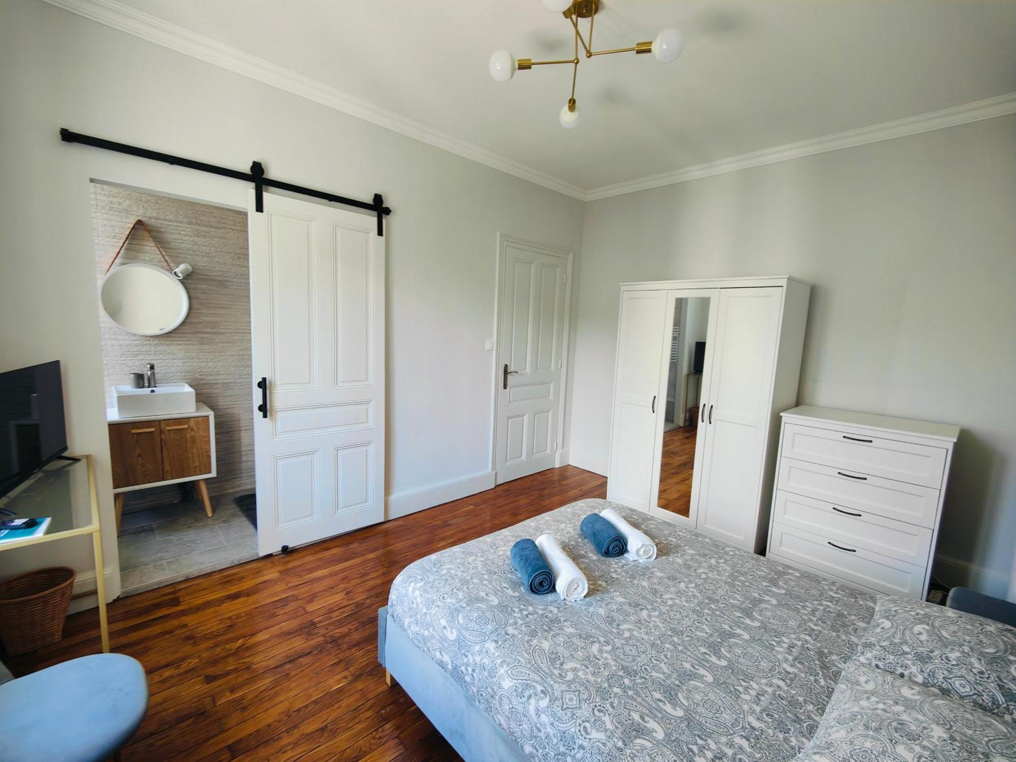 Self-Checkin Town House - Rooms To Rent In A Beautiful Modern Town House - Not A Hotel - Location De Chambres Avec Arrivee En Autonomie - Extra Fee For Sheets And Towels - Private Parking - Check Your Plateform Inbox And Follow Check-In Instructions Saint-Romain-en-Gal Екстер'єр фото