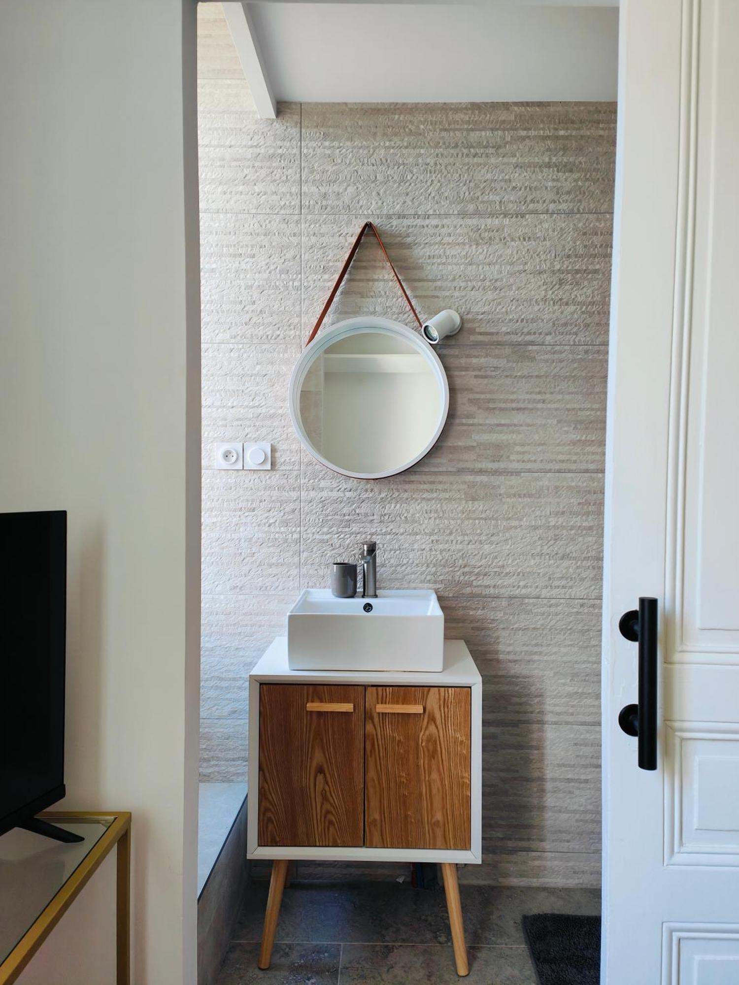 Self-Checkin Town House - Rooms To Rent In A Beautiful Modern Town House - Not A Hotel - Location De Chambres Avec Arrivee En Autonomie - Extra Fee For Sheets And Towels - Private Parking - Check Your Plateform Inbox And Follow Check-In Instructions Saint-Romain-en-Gal Екстер'єр фото