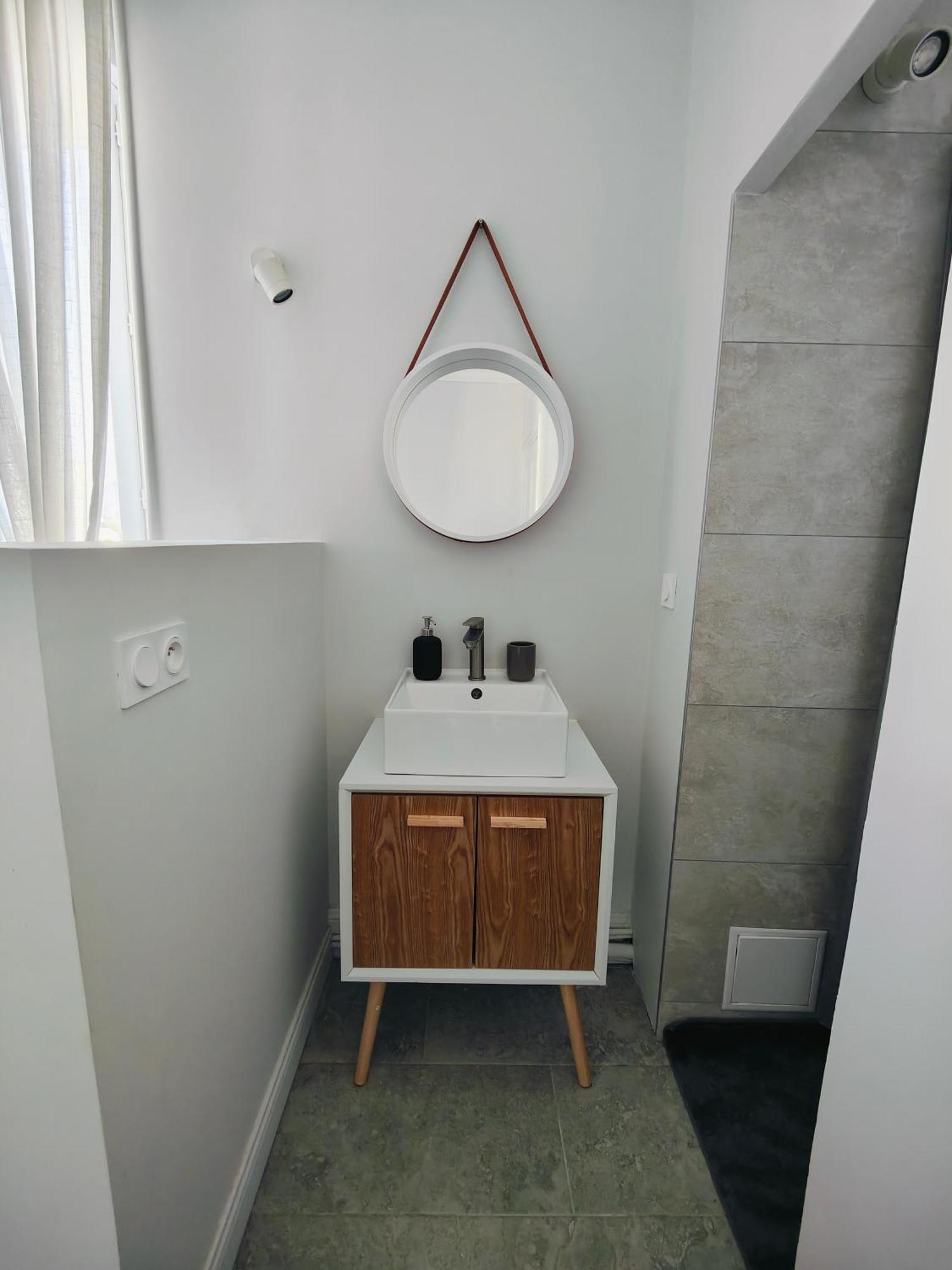 Self-Checkin Town House - Rooms To Rent In A Beautiful Modern Town House - Not A Hotel - Location De Chambres Avec Arrivee En Autonomie - Extra Fee For Sheets And Towels - Private Parking - Check Your Plateform Inbox And Follow Check-In Instructions Saint-Romain-en-Gal Екстер'єр фото