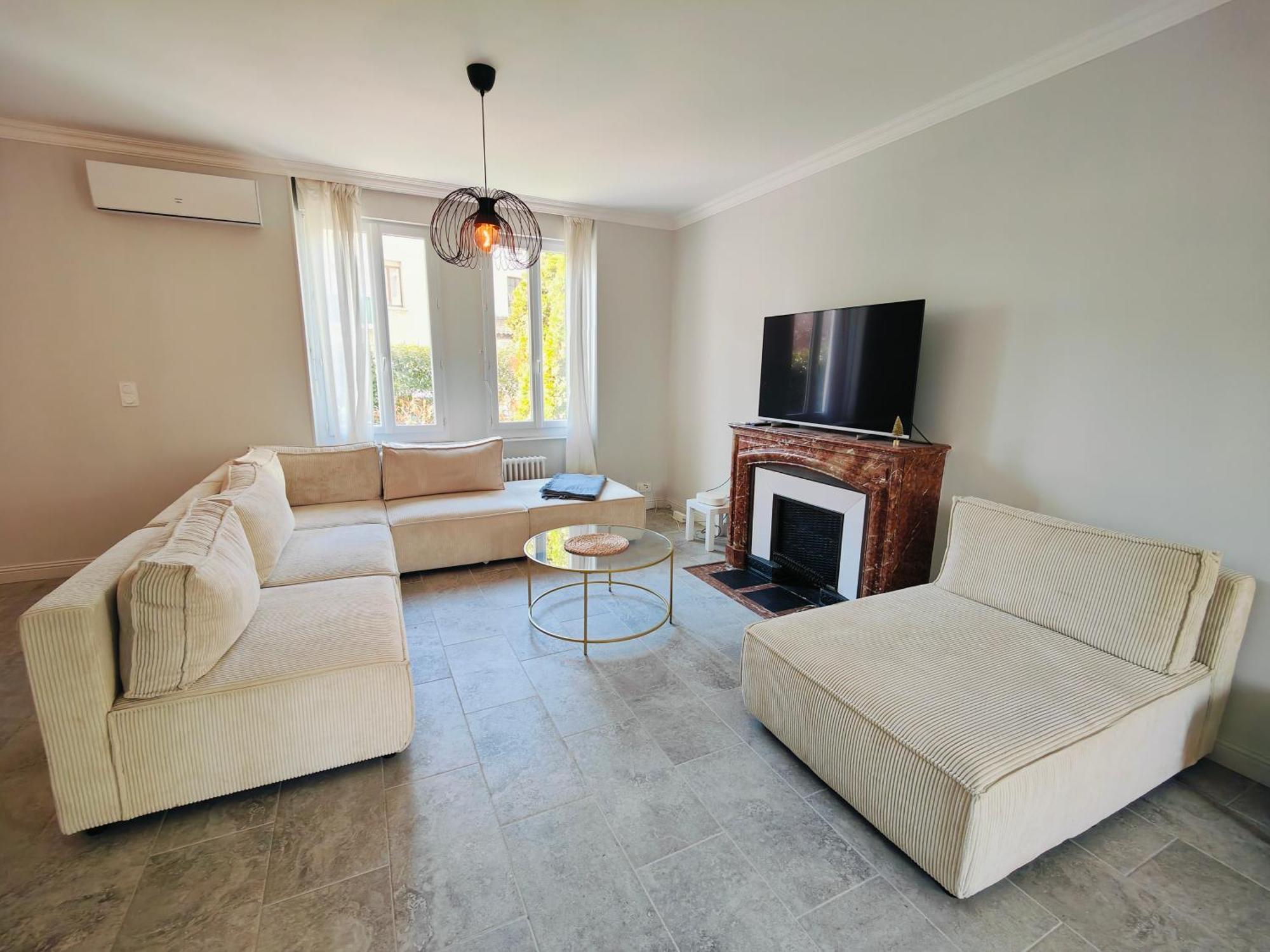 Self-Checkin Town House - Rooms To Rent In A Beautiful Modern Town House - Not A Hotel - Location De Chambres Avec Arrivee En Autonomie - Extra Fee For Sheets And Towels - Private Parking - Check Your Plateform Inbox And Follow Check-In Instructions Saint-Romain-en-Gal Екстер'єр фото
